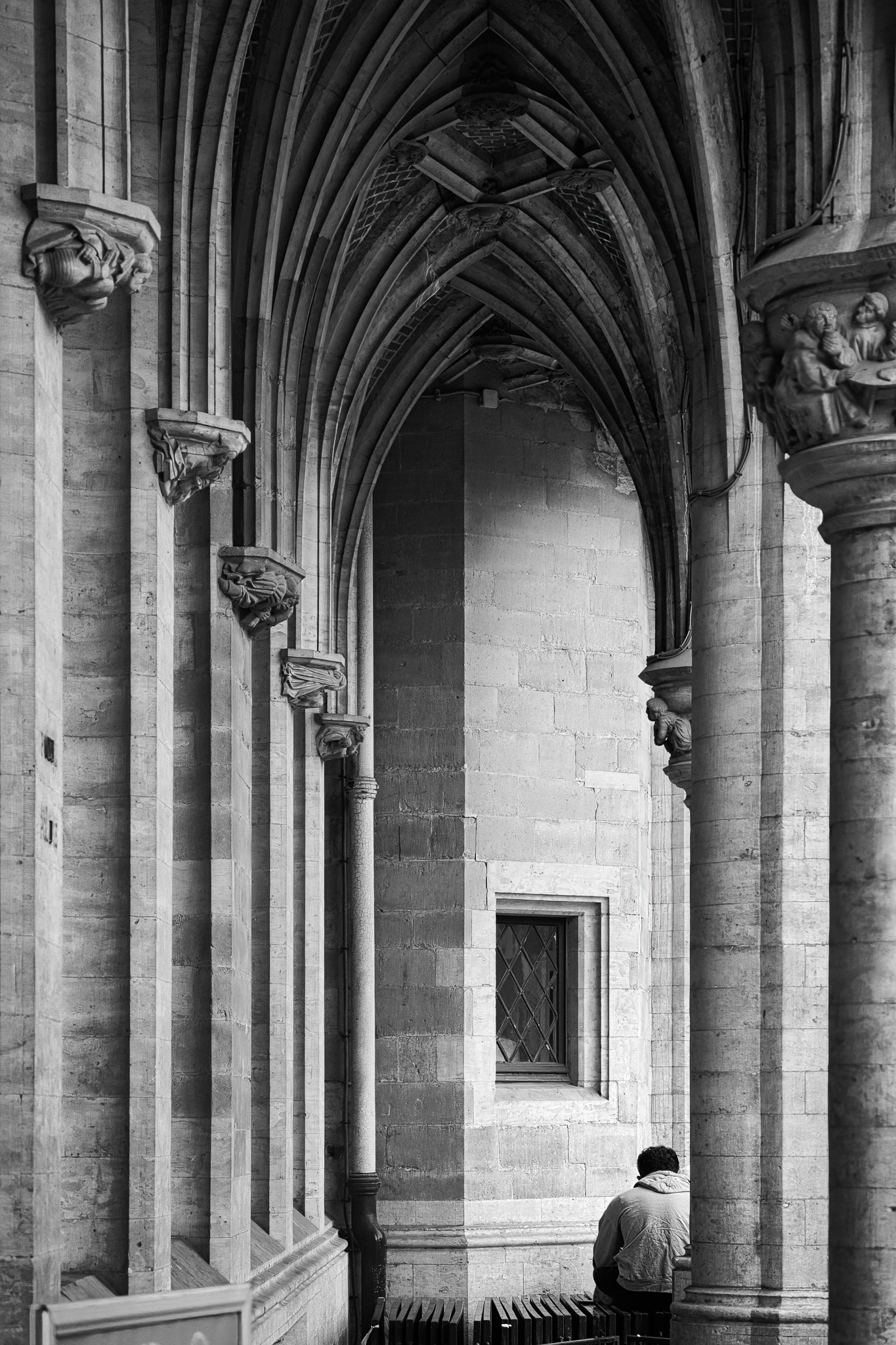 Colonial Facade — Heritage print